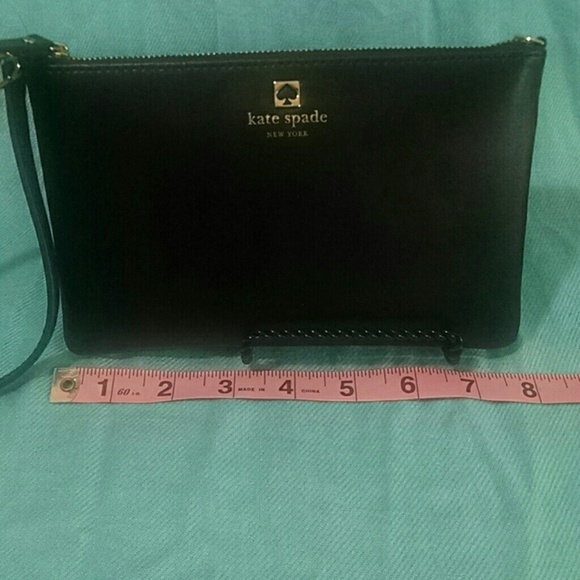 Kate Spade wristlet NWT - Picture 2 of 4